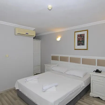 Bleu Nuit Hotel *