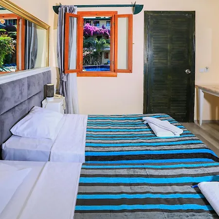 Hotel Bleu Nuit *