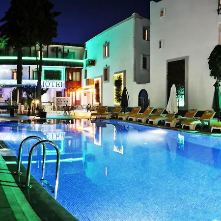 Bleu Nuit Hotell 4*